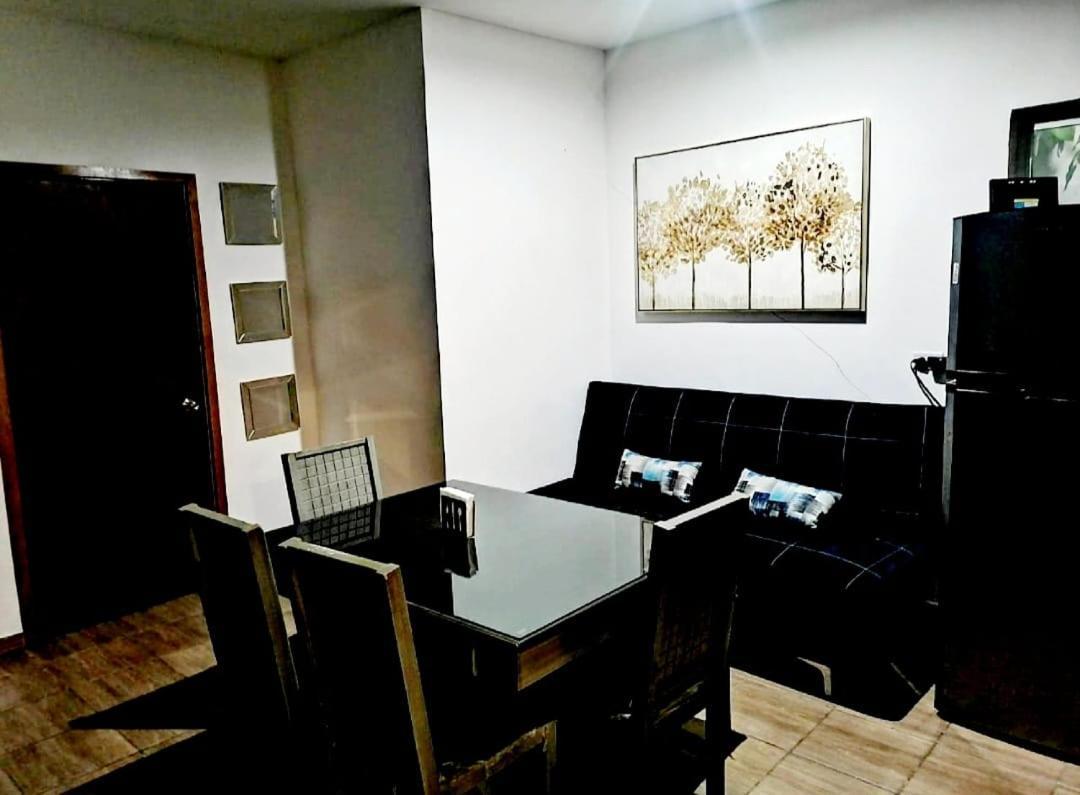 シウダー・バージェス Casa Natyヴィラ エクステリア 写真